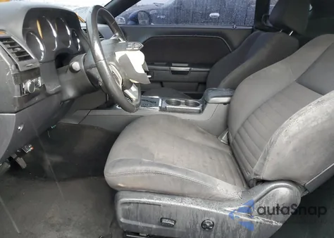 2013 Dodge Challenger Sxt z USA, uszkodzony, nr VIN 2C3CDYAG1DH737127